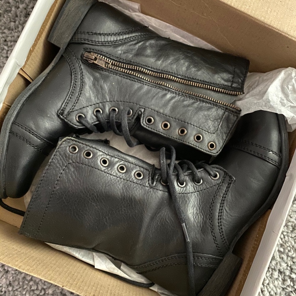 SALE! Never worn Steve Madden combat boots